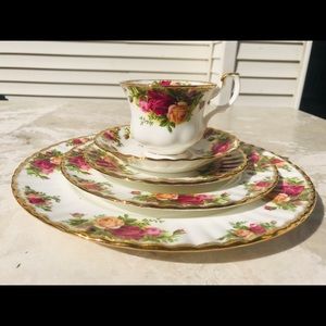 Royal Albert Old Country Roses Bone China